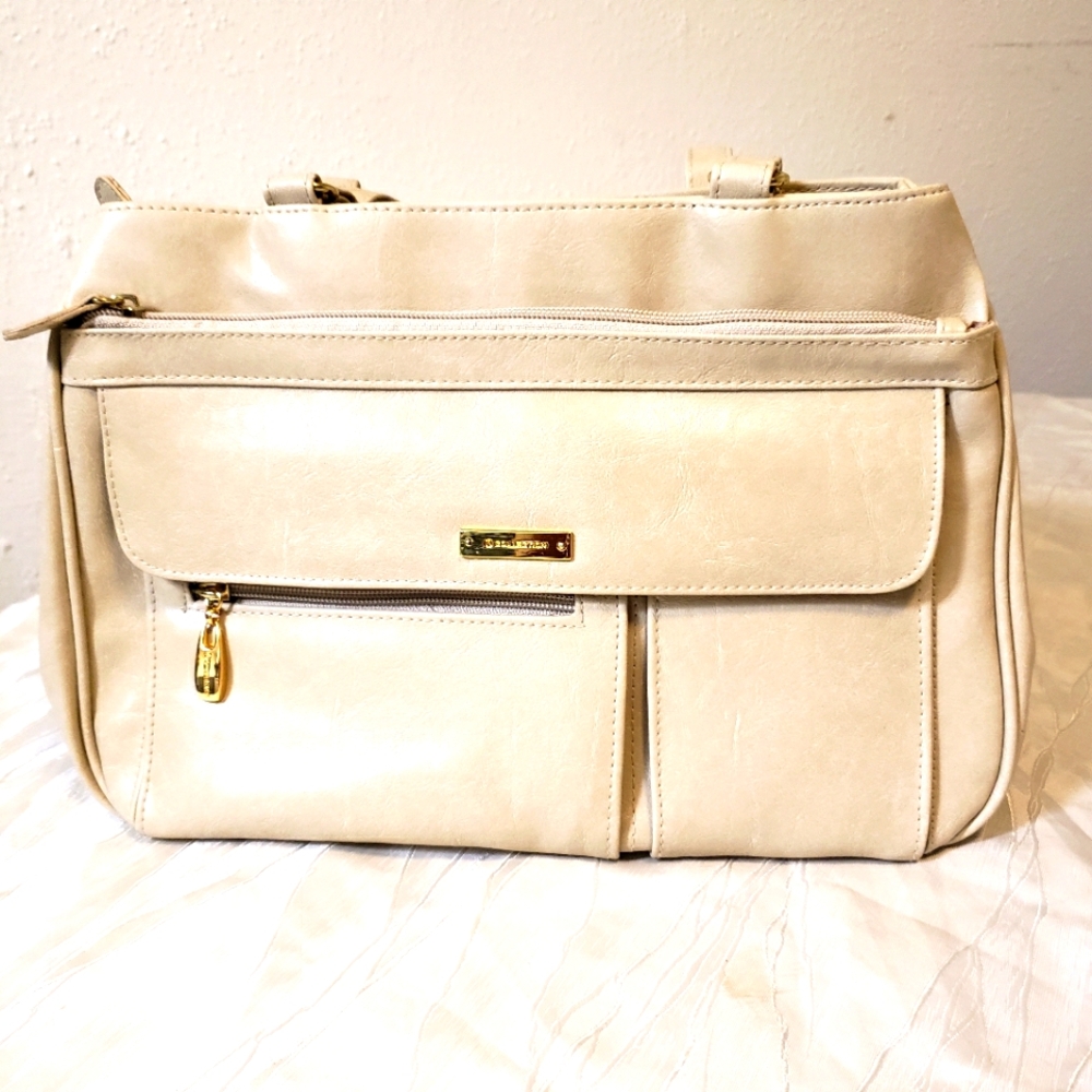 Collection leather shoulder bag - Picture 2 of 11